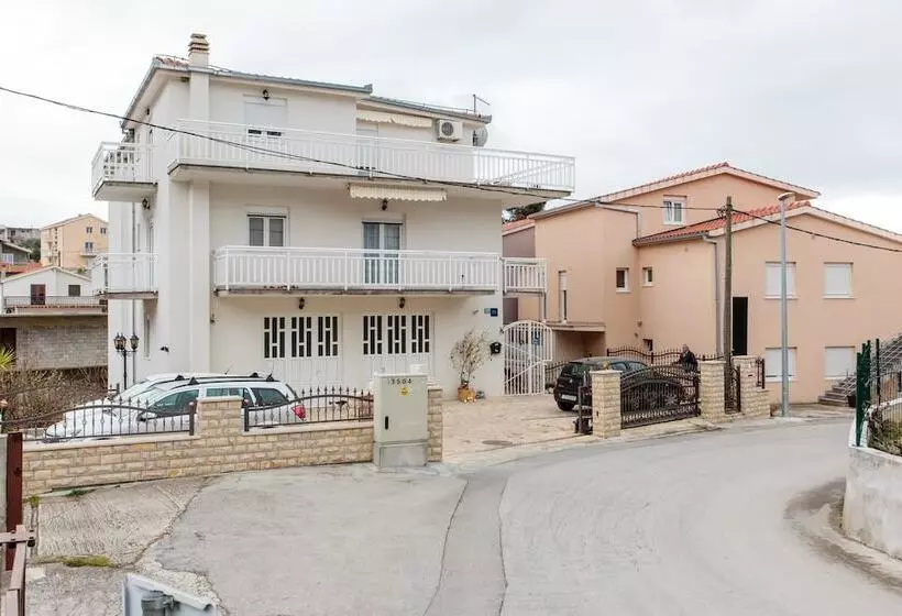 Apartments Villa Dane