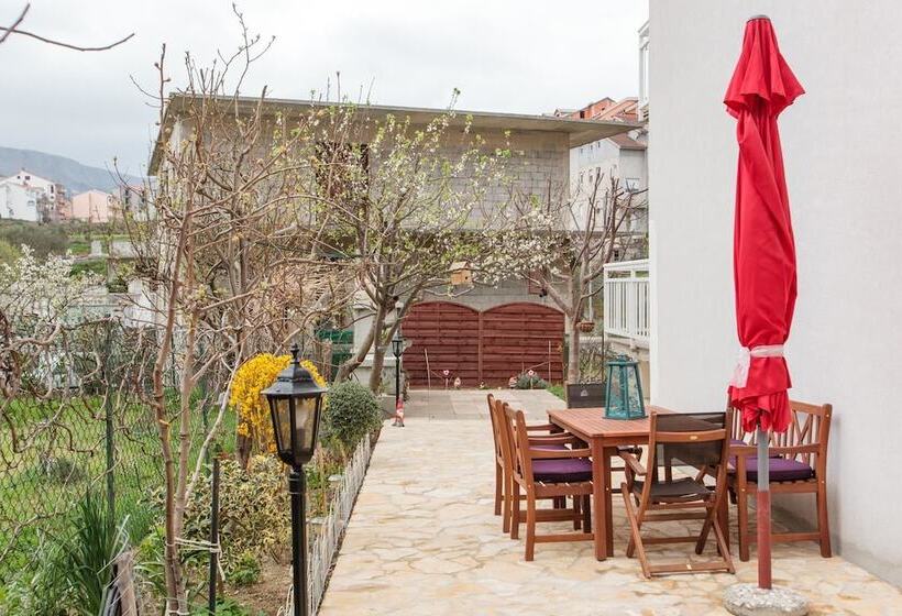 Apartments Villa Dane