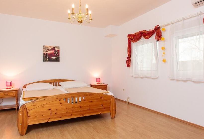 Apartments Villa Dane