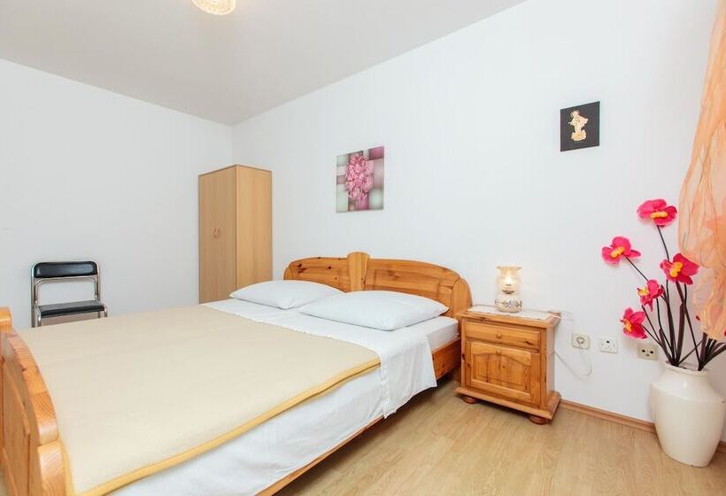 Apartments Villa Dane