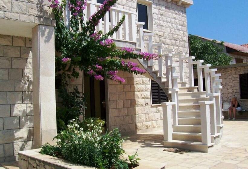 Apartments Villa Vanja