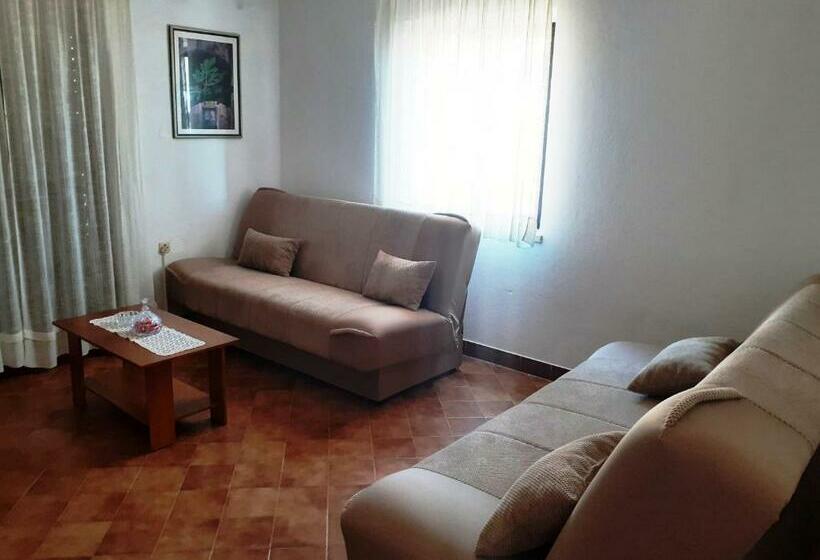 Apartments Villa Vanja