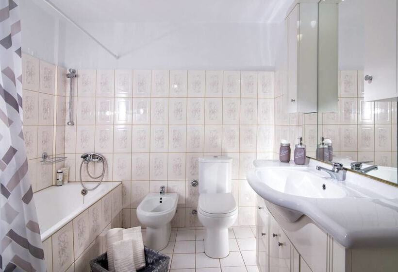 Bright Stylish Flat 10  Walk To Centre