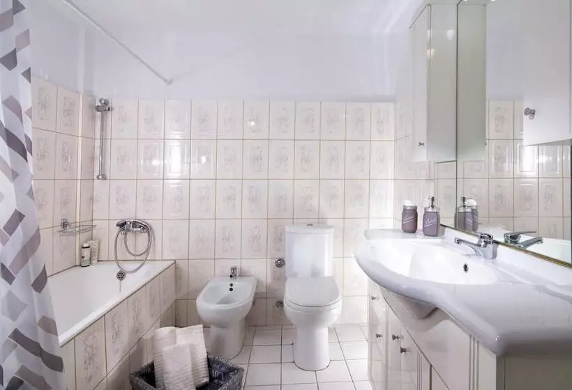 Bright Stylish Flat 10  Walk To Centre