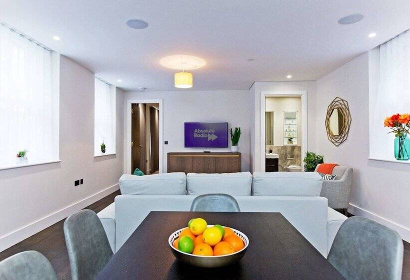 Luxury 2 Bed With Lift Ac And Concierge