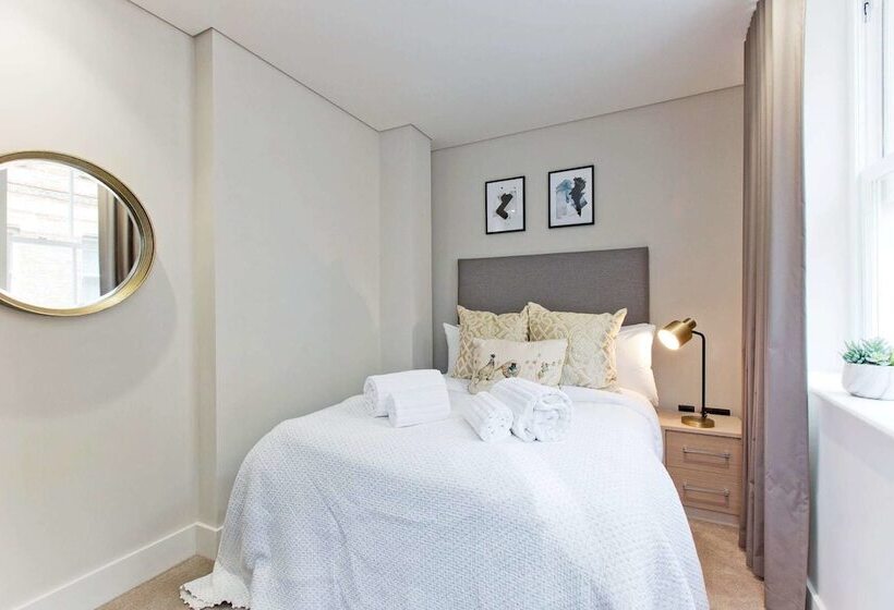 Luxury 2 Bed With Lift Ac And Concierge