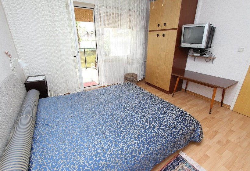 ペンション Rooms And Apartment Stefan