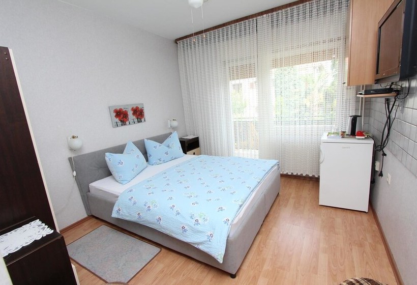 ペンション Rooms And Apartment Stefan