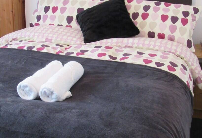 Spacious Flat Fenham