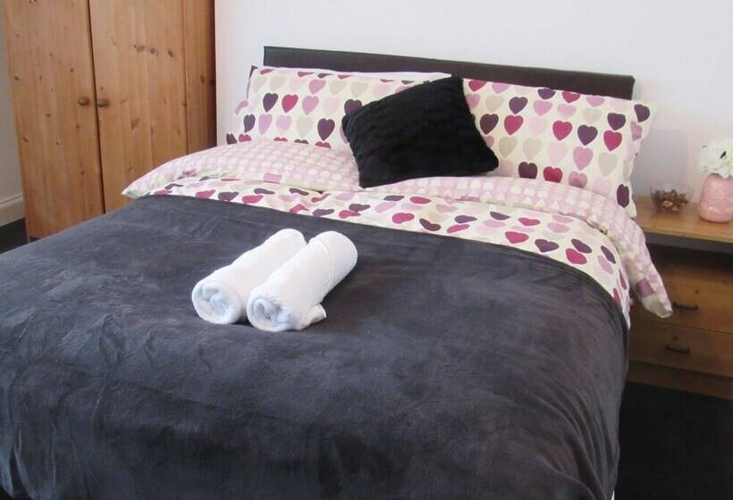 Spacious Flat Fenham