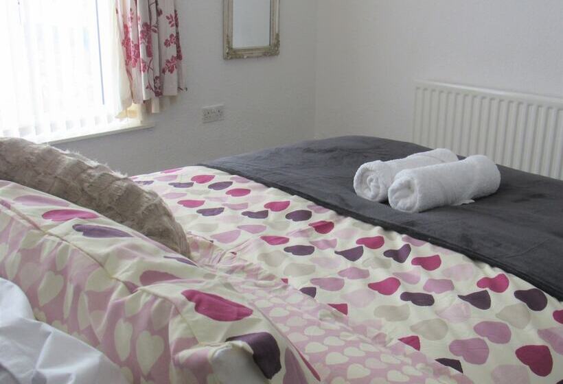 Spacious Flat Fenham