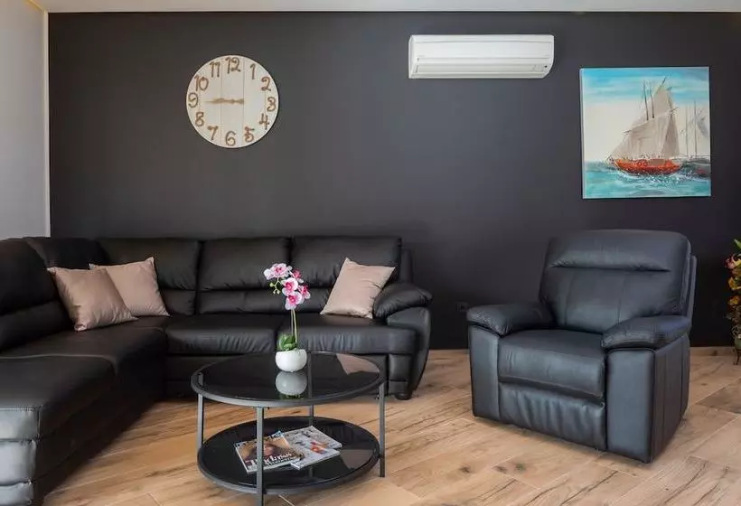 Beachfront Luxury Villa