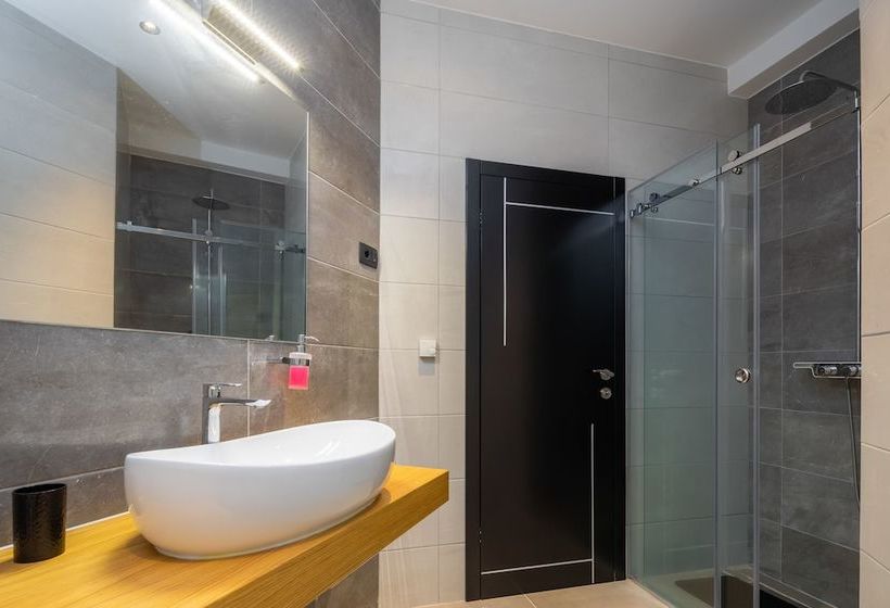 Beachfront Luxury Villa