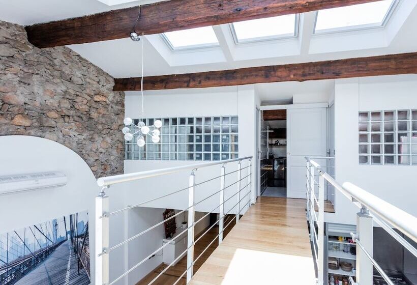 تختخواب و صبحانه Loft Standing Sétois