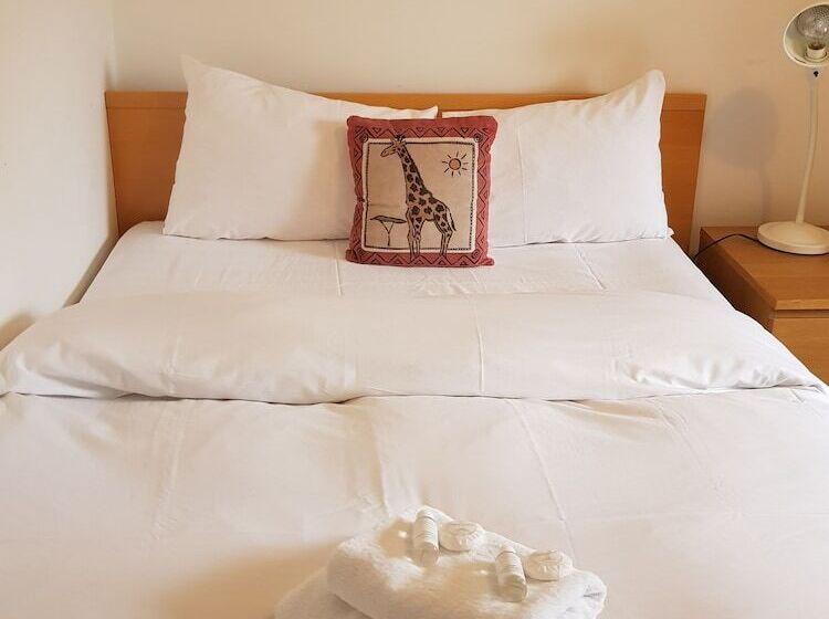 Double Room & Private Bathroom