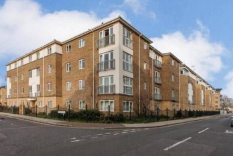 Double Room & Private Bathroom