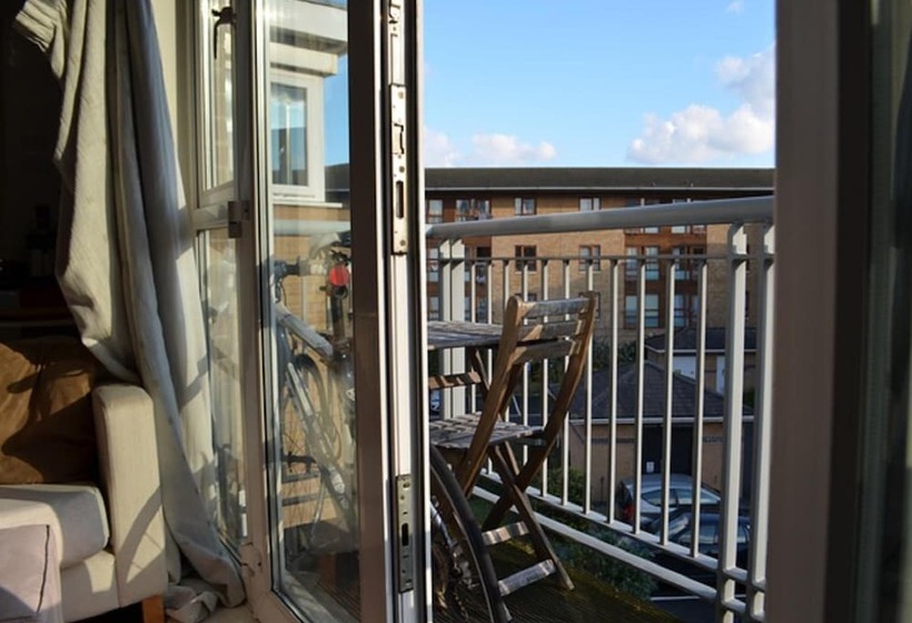 Double Room & Private Bathroom