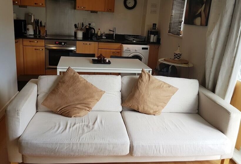 Double Room & Private Bathroom