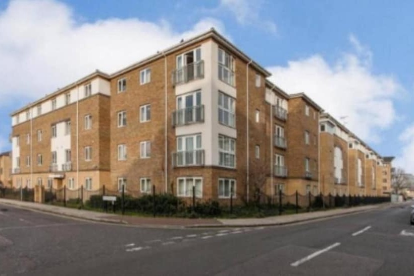 Double Room & Private Bathroom