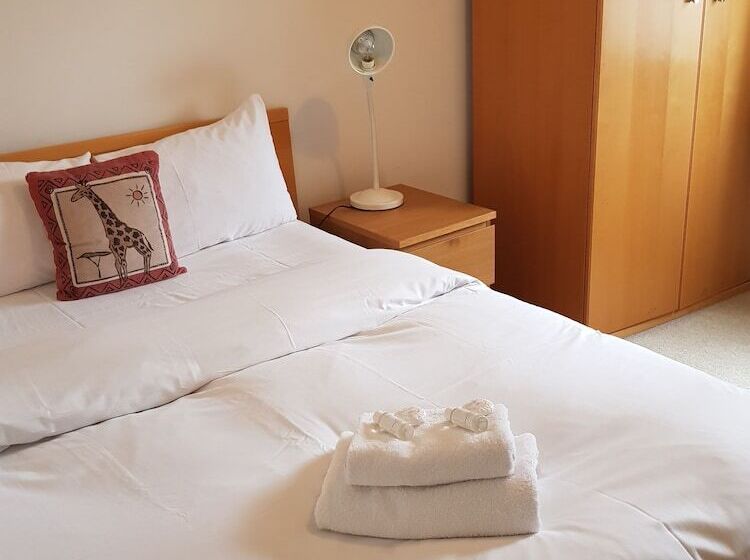 Double Room & Private Bathroom