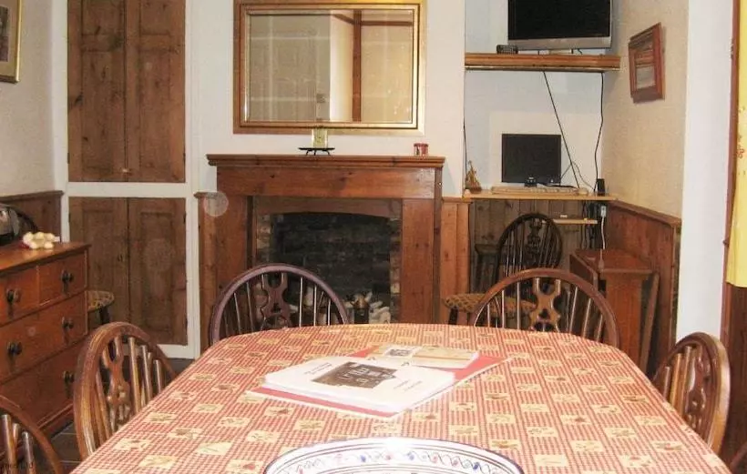 Lindoola House
