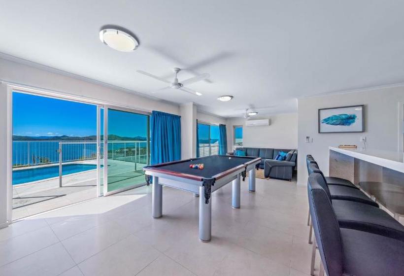 Panoramic Paradise On Shute