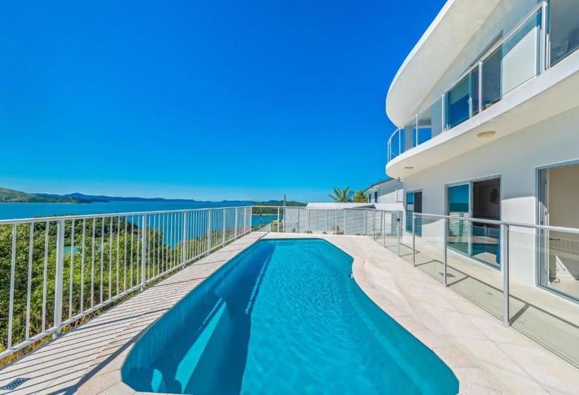 Panoramic Paradise On Shute