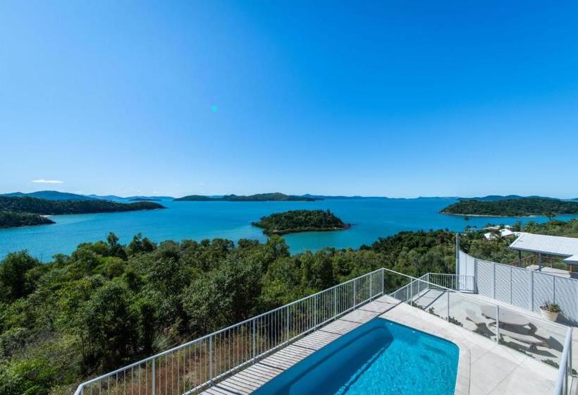 Panoramic Paradise On Shute