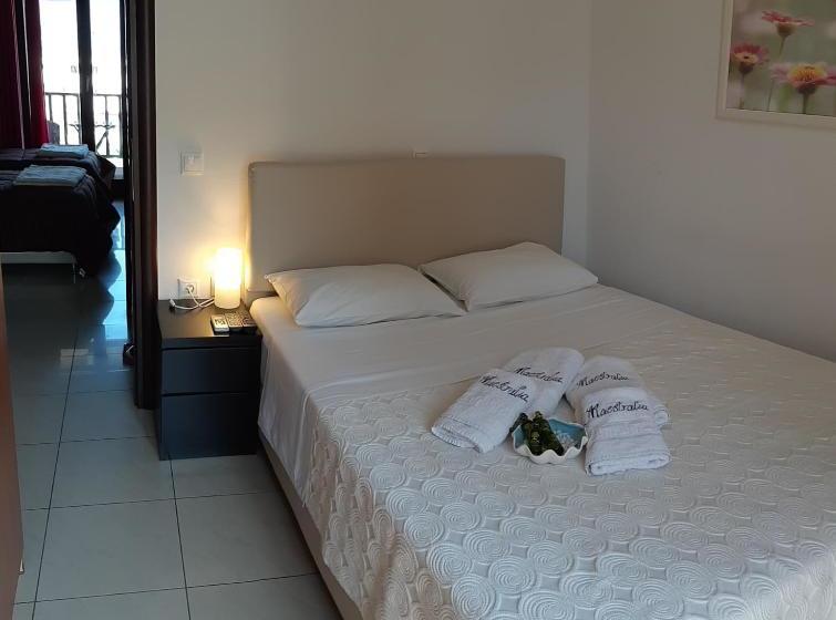 إقامة Maestralia