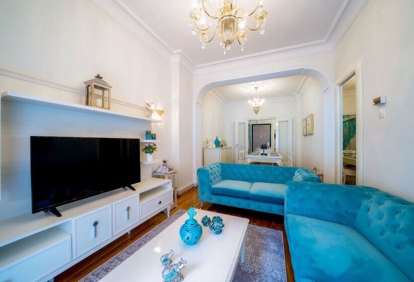 Acropolis Deluxe Apt Must