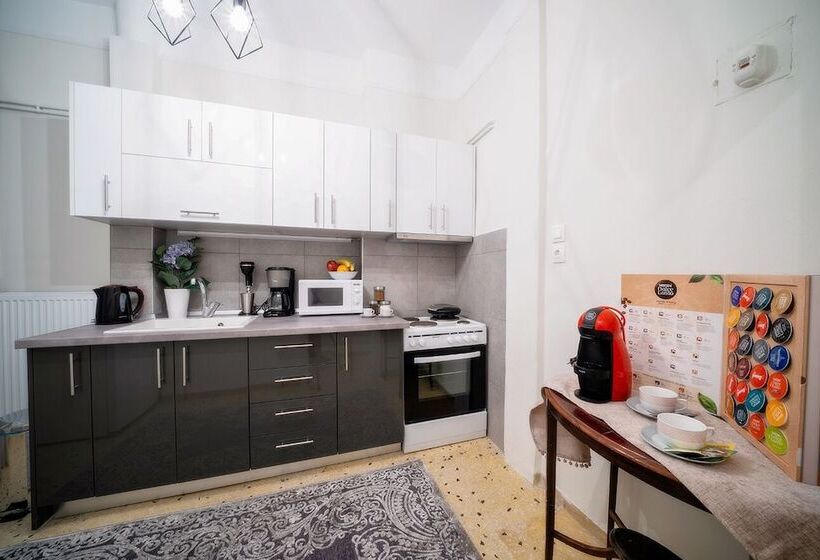 Acropolis Deluxe Apt Must