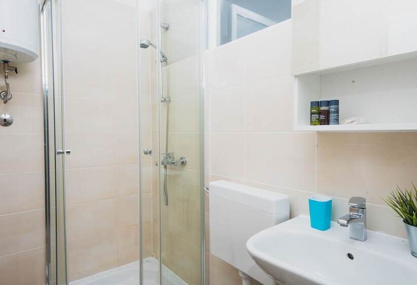 Apartments By The Sea Semy