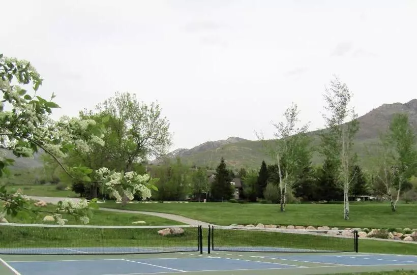 Luxury Townhouse In Wolf Creek