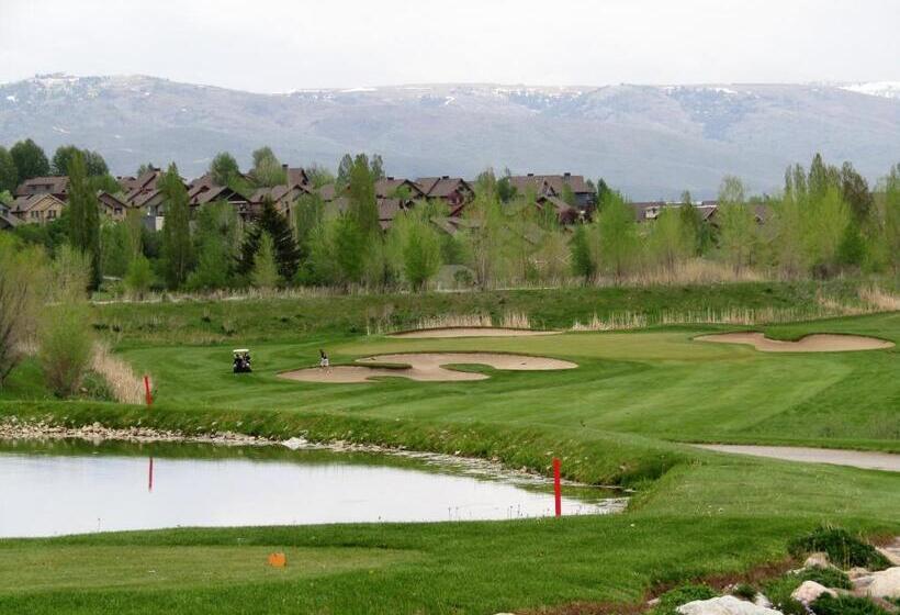 Luxury Townhouse In Wolf Creek