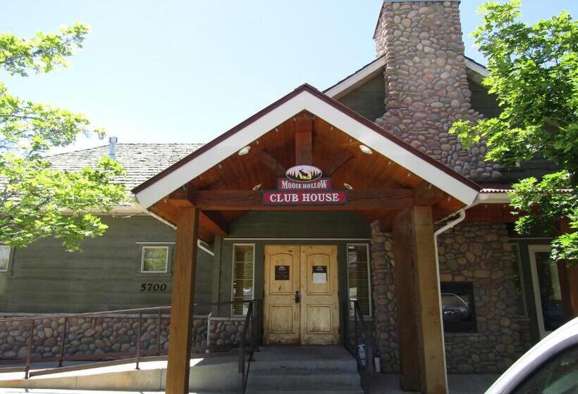 Luxury Townhouse In Wolf Creek