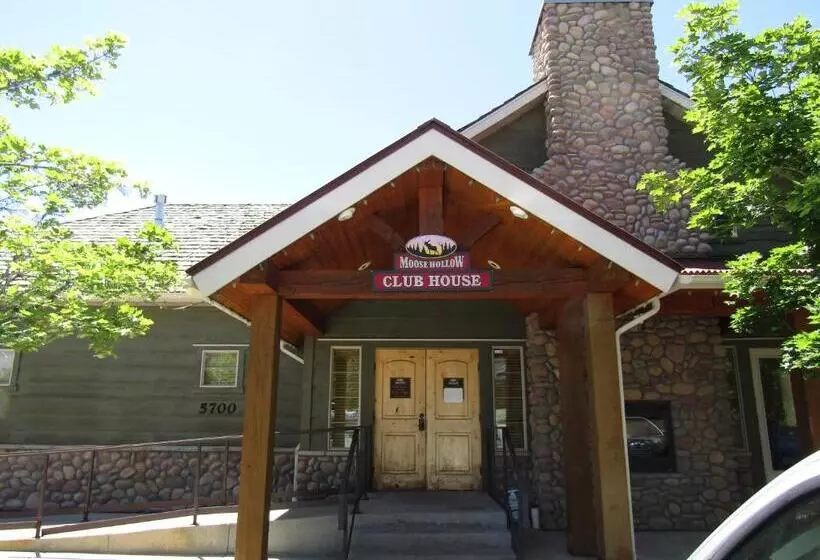 Luxury Townhouse In Wolf Creek