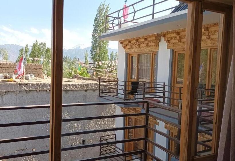 Pensión Goba Guest House