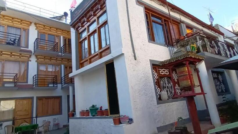 Pensión Goba Guest House