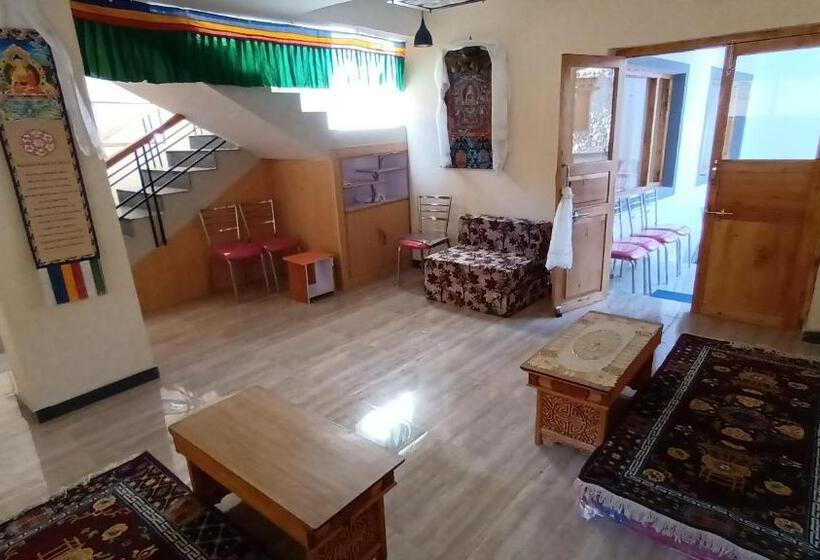 Pensión Goba Guest House