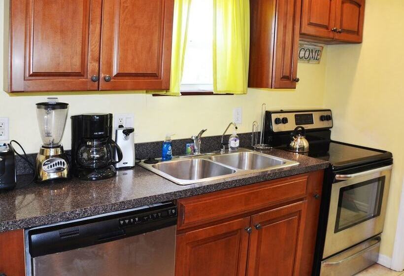 The Little Oasis Beach House