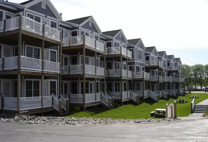 Harbor Lights Resort