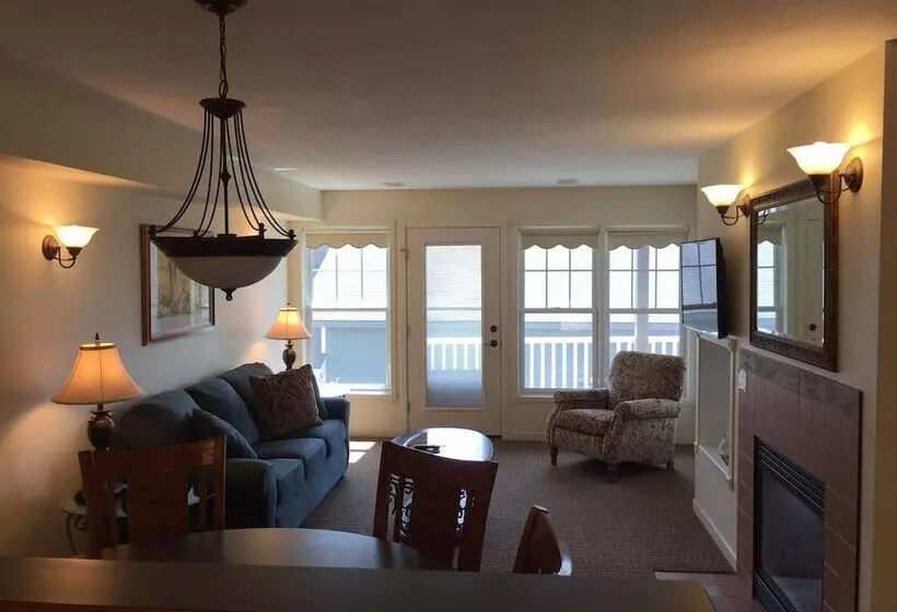 Harbor Lights Resort
