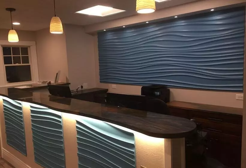Harbor Lights Resort