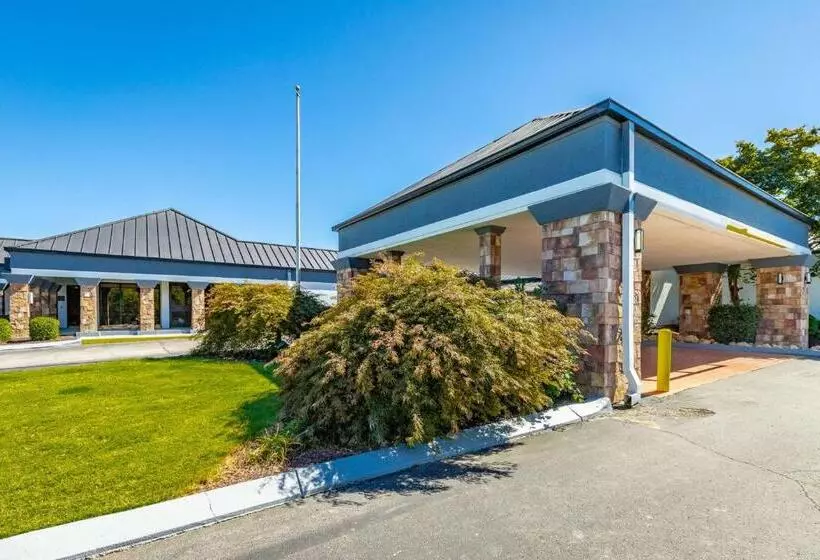 Отель Comfort Inn & Suites Chattanooga East Ridge