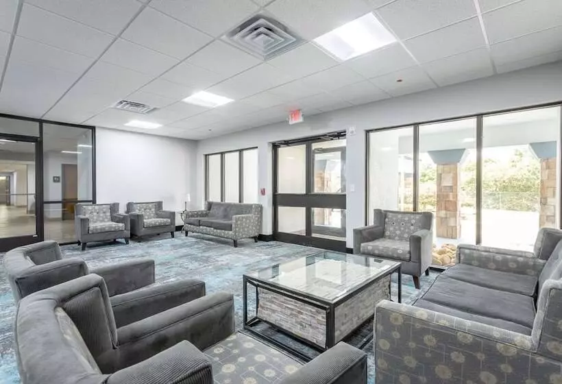 Отель Comfort Inn & Suites Chattanooga East Ridge