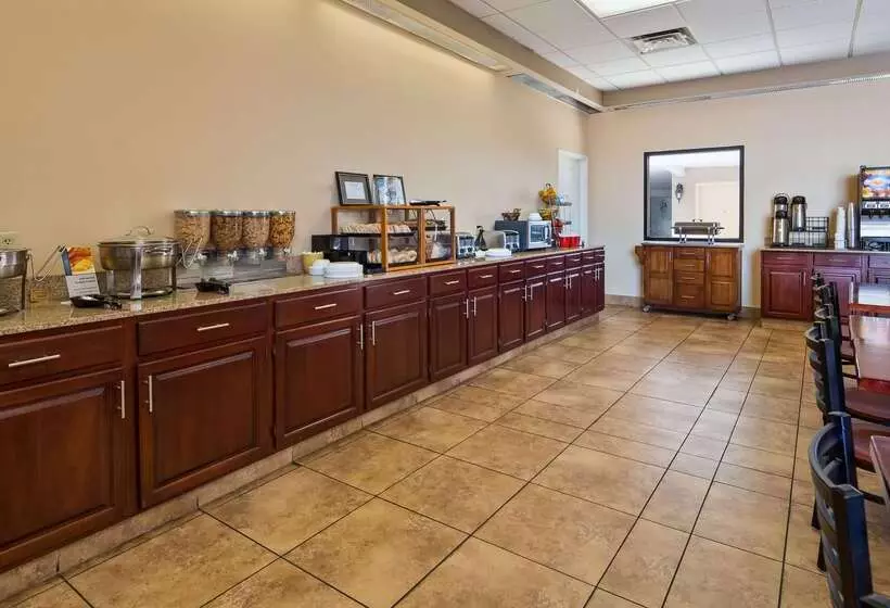 هتل Quality Inn & Suites