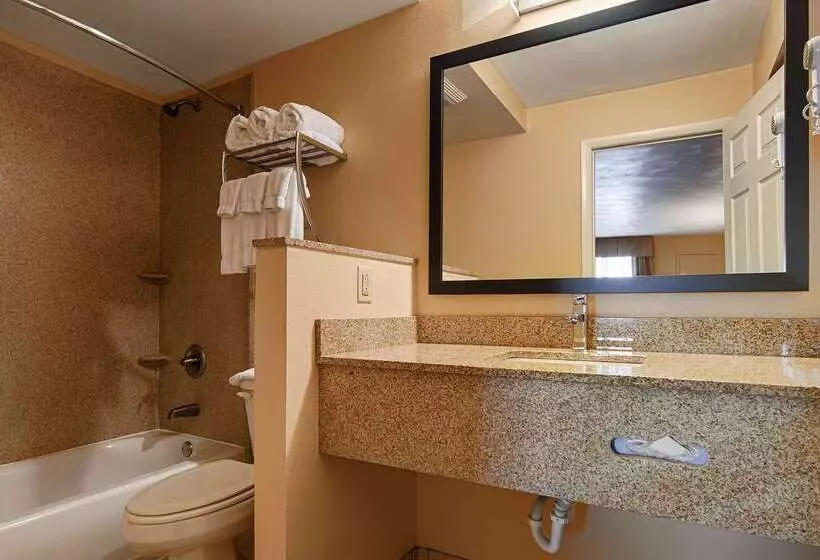 هتل Quality Inn & Suites