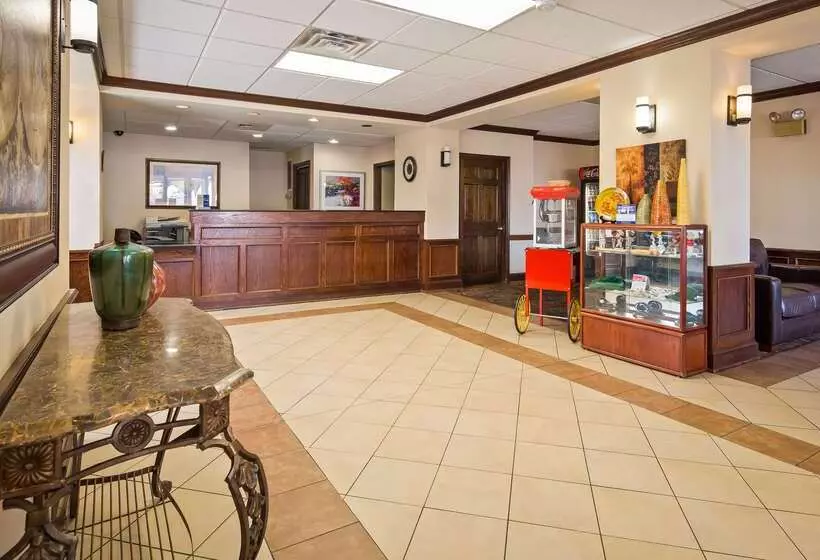 هتل Quality Inn & Suites