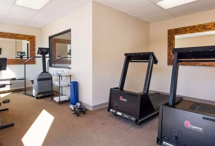 هتل Quality Inn & Suites