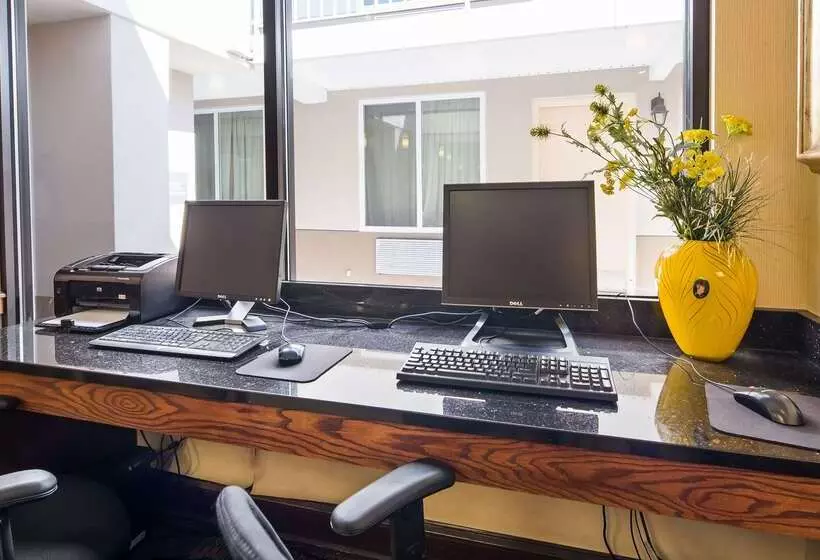 هتل Quality Inn & Suites